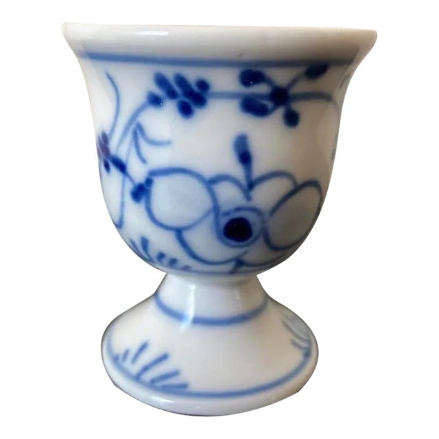 Early 20th Century Antique German Blue and White Porcelain Egg Holder Cup For Sale