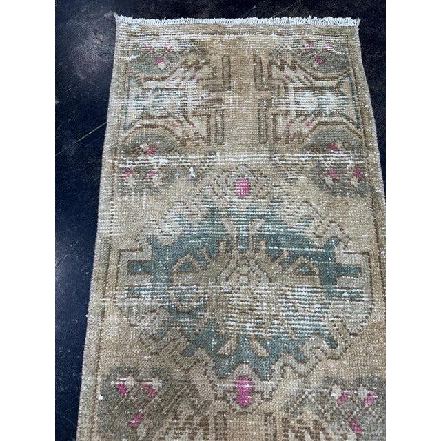 Turkish Yastik Rug 1'5" x 3' For Sale - Image 4 of 6