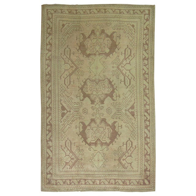 Neutral Antique Turkish Oushak Foyer Rug For Sale In New York - Image 6 of 18