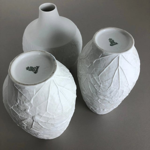 German Porcelain Op Art Leaf Vases by Heinrich Selb, 1970s, Set of 3 For Sale - Image 16 of 17
