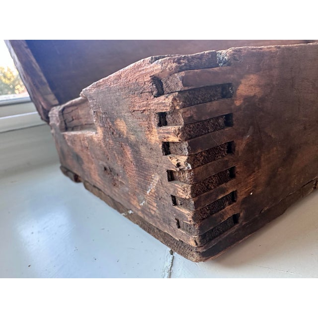 Early 19th Century Primitive American Carpenter’s Tool Chest – Hand-Cut Joinery & Original Patina – 36 Inches For Sale - Image 9 of 11