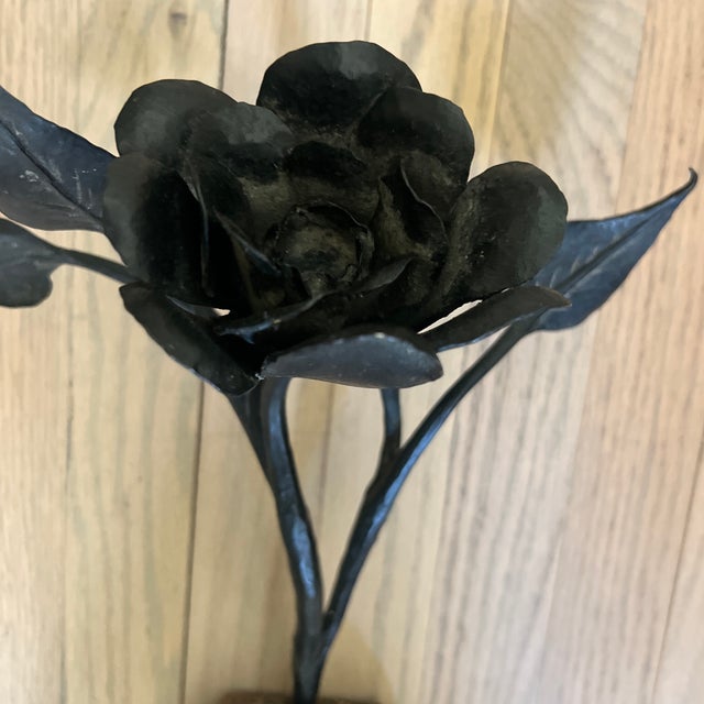 Gold Italian 18th Century Trompe L’oeil Neoclassical Style Handpainted Urn Form Wall Ornament With Hand Forged Flower Sculpture For Sale - Image 8 of 9