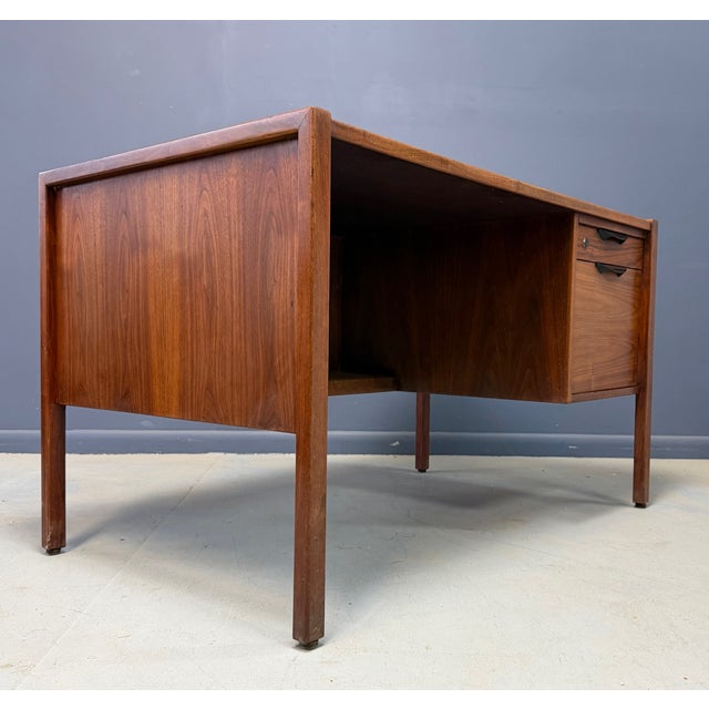 1960s Mid-Century Modern Jens Risom Attributed Walnut Writing Desk For Sale In Philadelphia - Image 6 of 11