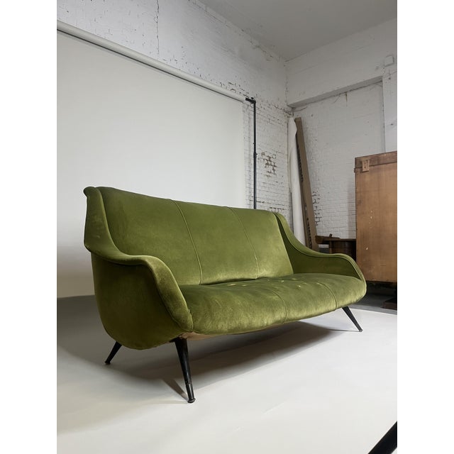1960s Vintage Italian Velvet Sofa, 1960s For Sale - Image 5 of 8