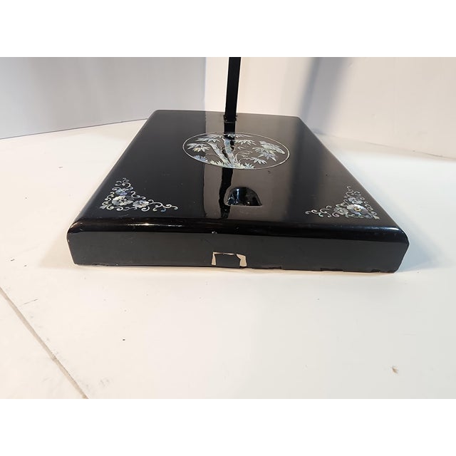 A stunning way to show off your Katana sword on this beautiful stand. It has minor chips due to age but overall is in very...