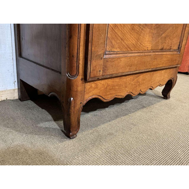 Louis XV Cherrywood Bonnetière, 19th Century For Sale - Image 5 of 14