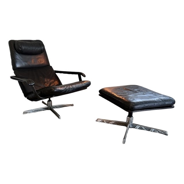 Set of Mid-Century Lounge Chair and Ottoman in Black Leather and Chrome, 1960s, Set of 2 For Sale