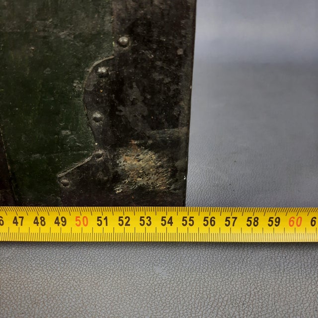 Antique Carriage Trunk in Green Wood and Iron, Late 19th Century For Sale - Image 13 of 16