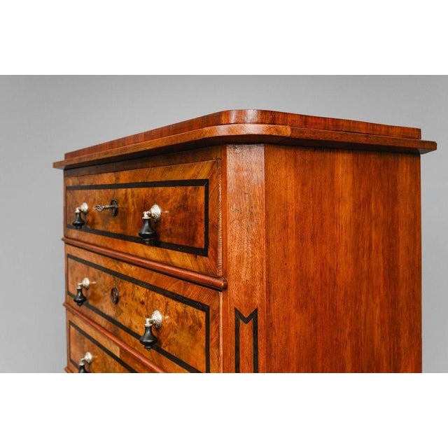 Mid-19th Century Biedermeier Chiffonier in Walnut For Sale - Image 15 of 17