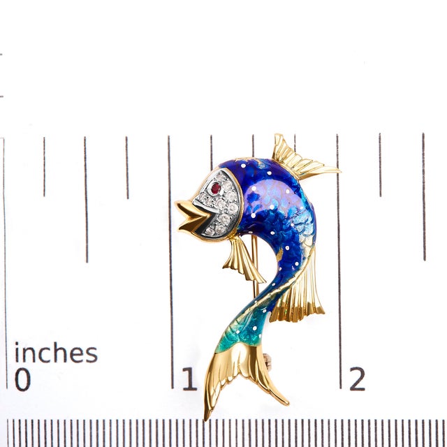 18K Yellow Gold and Blue Enamel Diamond and Pink Sapphire Fish Brooch Pin (H-I Color, VS2-SI1 Clarit For Sale In New York - Image 6 of 7