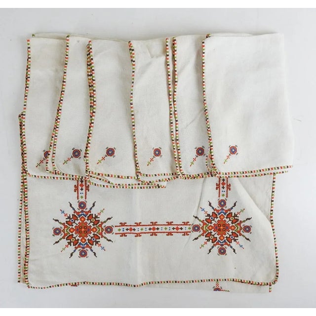 Vintage Folk Pattern Embroidered Table Runner and Napkins - Set of 7 For Sale - Image 12 of 12