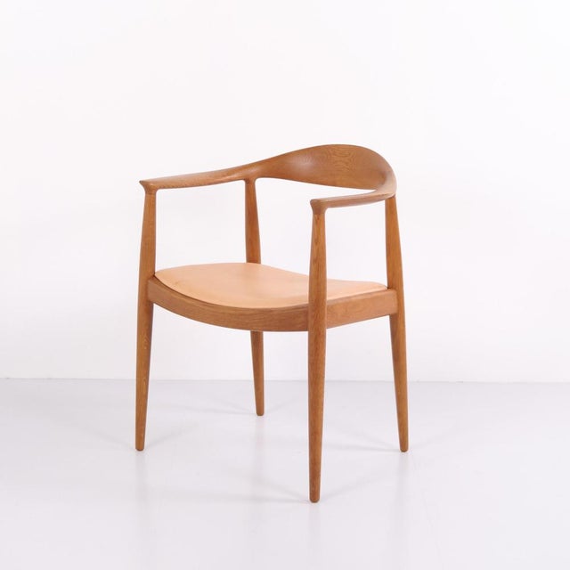 "the chair" model jh503 designed by hans j. Wegner in 1949 and manufactured by johannes hansen in the 1960s. Crafted in...