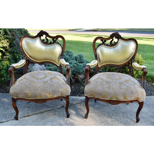 1990s Pair Vtg. French Louis XV Style Carved Walnut Armchairs Gold Damask Chairs For Sale - Image 5 of 18