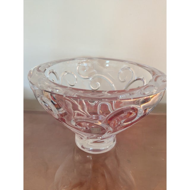 Lalique crystal pedestal centerpiece bowl made of clear crystal with engraved frosted birds. It is an original piece and...