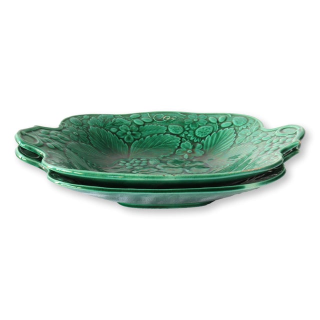 English 19thC English Majolica Strawberry Plates, a Pair For Sale - Image 3 of 5