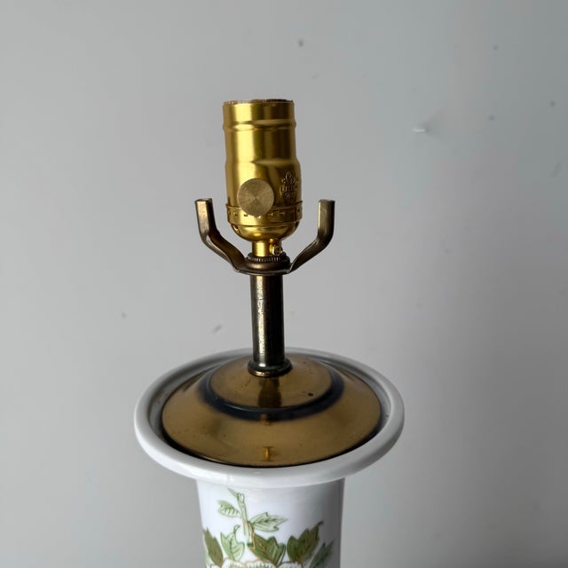 Wood 1960s Green and White Chinoiserie Porcelain Table Lamp For Sale - Image 7 of 10