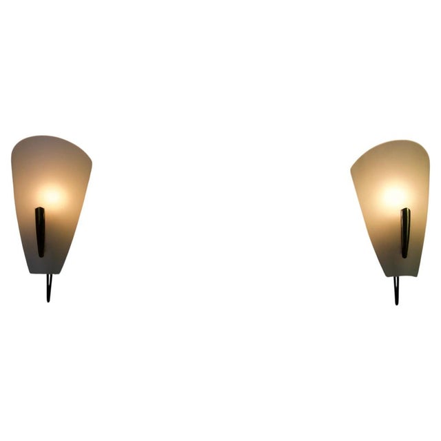 Mid-Century Brass and Glass Wall Lamps attributed to Stilnovo, Italy, 1960s, Set of 2 For Sale - Image 8 of 8