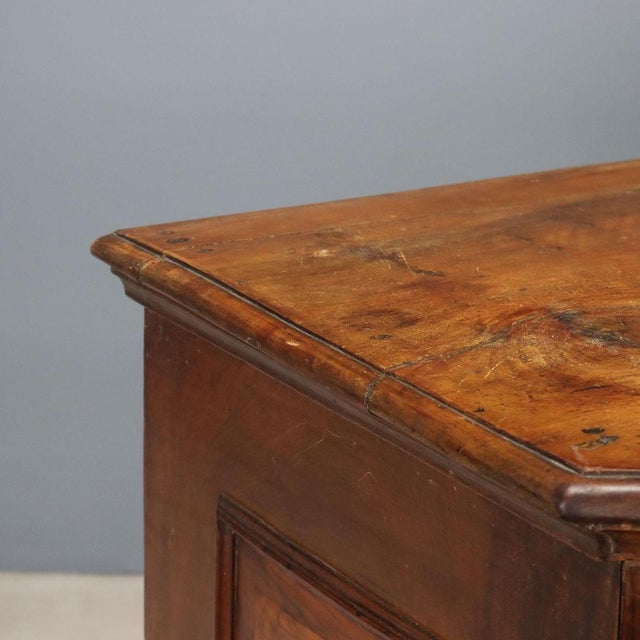 Italian Baroque Chest of Drawers in Walnut Burl For Sale - Image 4 of 11