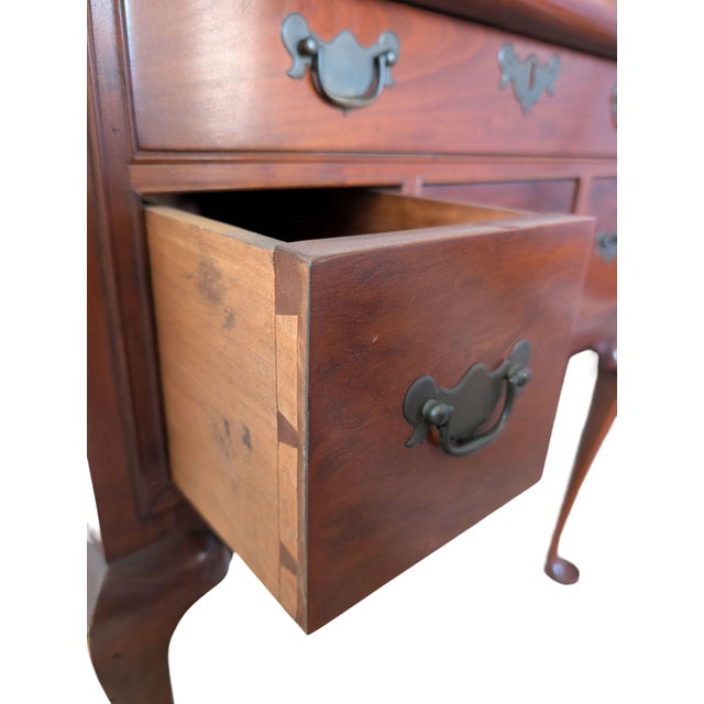 Eldred Wheeler Late 20th Century Eldred Wheeler Slate Top Queen Anne Lowboy For Sale - Image 4 of 14