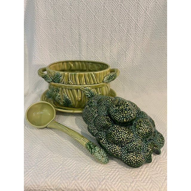 Vintage Portuguese Majolica Broccoli Tureen With Original Ladle & Underplate For Sale In New Orleans - Image 6 of 14