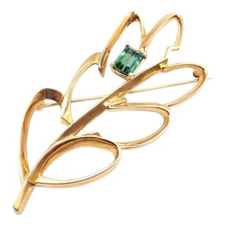 1980s Tiffany & Co. Vintage Paloma Picasso Yellow Gold Green Tourmaline Leaf Brooch For Sale