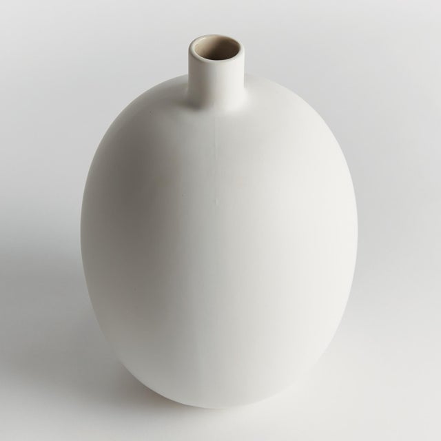 With a simple bulbous silhouette and smooth finish, the Sandbar Vase by Barclay Butera is modern & sophisticated. Made of...