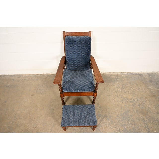 Stickley Brothers Antique Arts & Crafts Carved Oak Barley Twist Lounge Chair With Ottoman, Circa 1920s For Sale In South Bend - Image 6 of 17