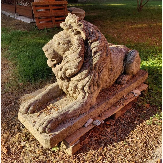 Brown Handcrafted and Sculpted Ofllions in Vicenza Stone, 19th Century, Set of 2 For Sale - Image 8 of 12