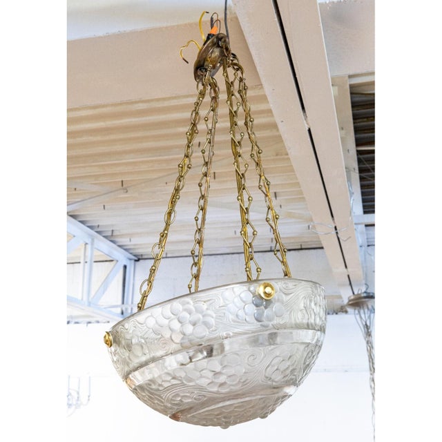 A René Lalique signed St Vincent crystal light pendant. An absolutely jaw-dropping example of a genuine art deco René...