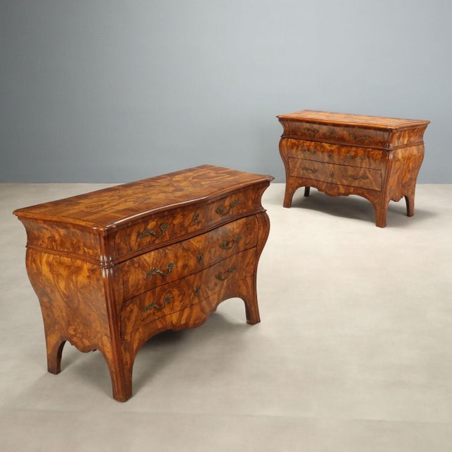 Antique Wanut Burl Veneer Chests of Drawers Italy, 18th Century, Set of 2 For Sale - Image 14 of 14