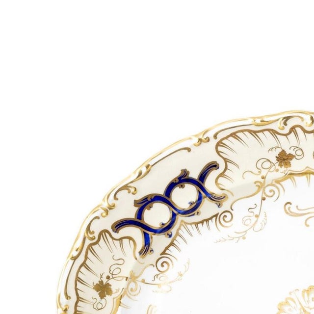 Davenport English earthenware serving dish. Ceramic; early 20th century, Davenport factory. Decorated in shades of blue...