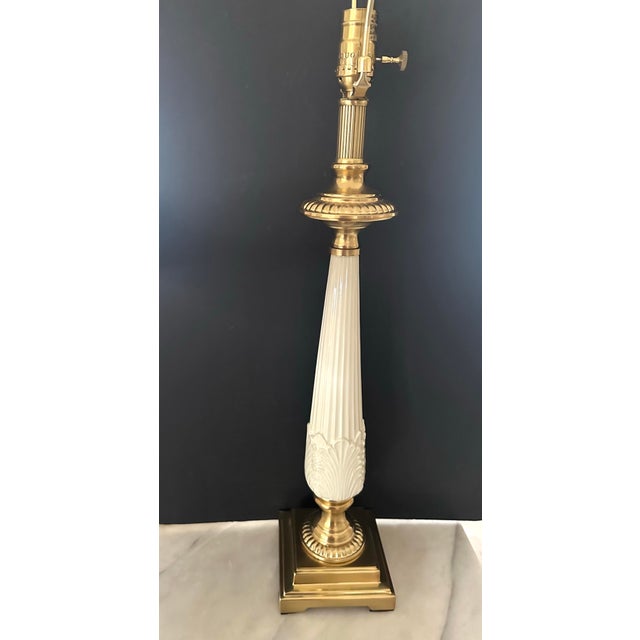 Traditional 1990s Lenox Quoizel Fluted Column Table Lamp For Sale - Image 3 of 9