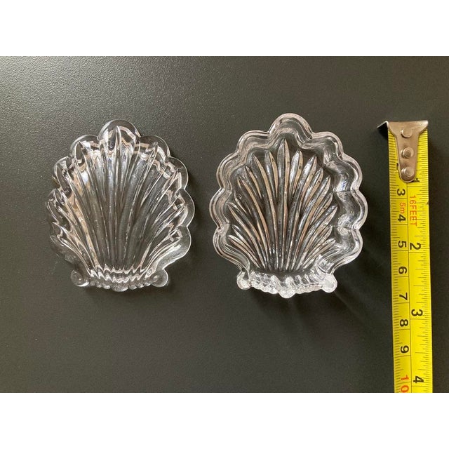 Early 20th Century English Scalloped Sea Shell Design Glass Jewelry Box For Sale - Image 4 of 18