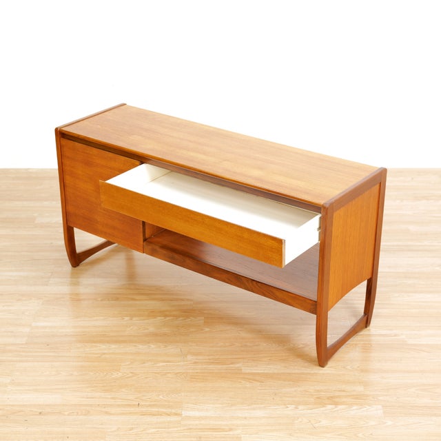 1960s Mid Century Teak Vinyl Record Media Unit Credenza For Sale In Los Angeles - Image 6 of 9