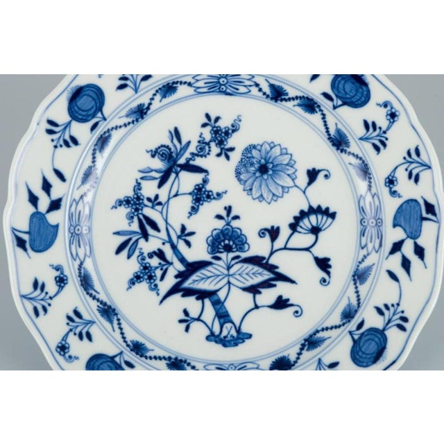 Blue Onion Pattern Dinner Plates in Porcelain, Meissen, Germany, Set of 3 For Sale - Image 5 of 9