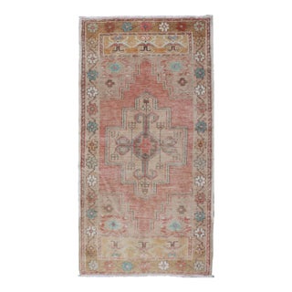 Faded Coral and Taupe Vintage Turkish Oushak Rug With Layered Medallion Design 2'6 X 5'0 For Sale