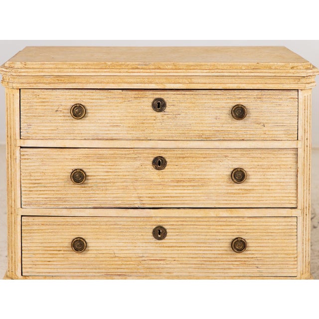 Pair of Gustavian Style Chests of Drawers, Early 20th C. For Sale - Image 9 of 12