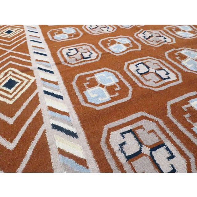 Mid 20th Century Galerie Shabab Collection Mid-20th Century Handmade Indian Dhurrie Large Room Size Carpet in Terracotta For Sale - Image 5 of 10