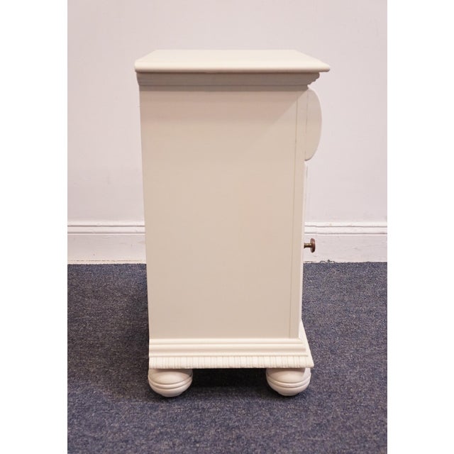 Lexington Furniture Off White Painted Traditional Victorian Style 18" Cabinet Nightstand 509-623 For Sale - Image 13 of 15