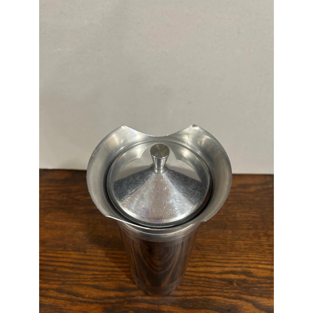 Vintage Cocktail Shaker Circa 1930’s - Manning & Bowman Company For Sale In Sacramento - Image 6 of 6