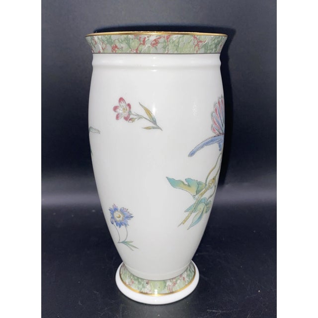 Wedgwood Vintage Wedgwood Bone China England HummingBird Vase For Sale - Image 4 of 5