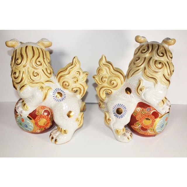 Japanese Pair of Vintage Japanese Kutani Foo Dogs Temple Lion For Sale - Image 3 of 8