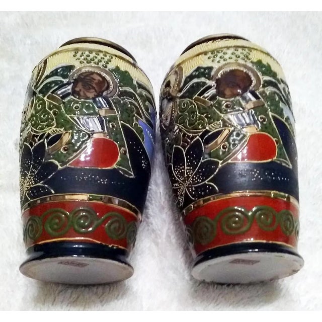 1930s Vintage Mid-Century Japanese Satsuma Moriage Porcelain Vases - A Pair For Sale - Image 5 of 8
