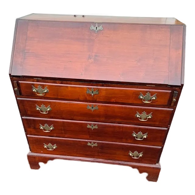 Handsome Maple Antique American Chippendale Desk 18Th Century For Sale