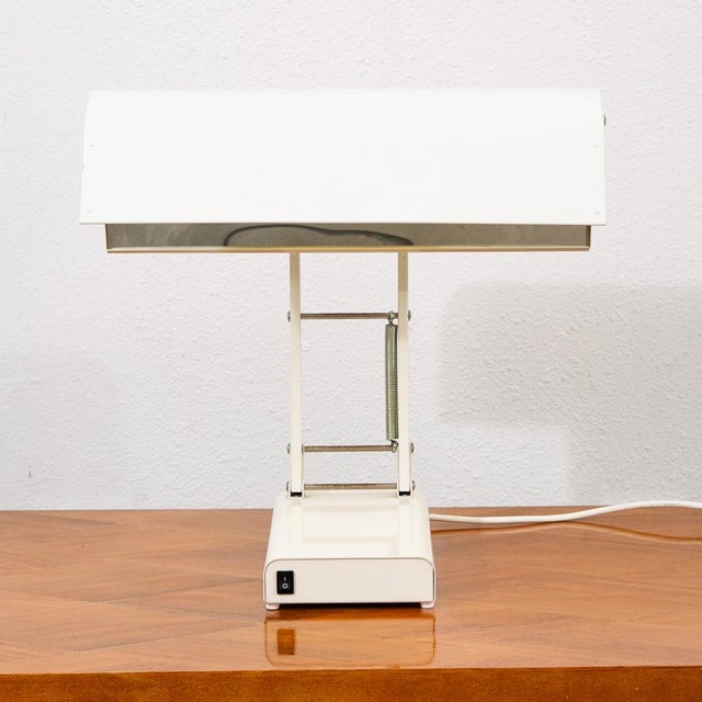 Retro medical / large desk top lamp now available. Signed Sadelight Canada. Tested and in working order.