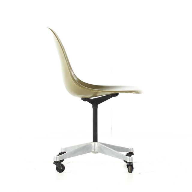 Herman Miller Charles and Ray Eames for Herman Miller Mid Century Wheeled Shell Chair For Sale - Image 4 of 11