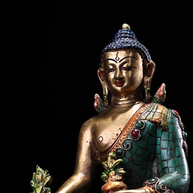Late 20th Century Tibetan Style Gilt Bronze Medicine Buddha Statue With Turquoise Inlay For Sale In Los Angeles - Image 6 of 9