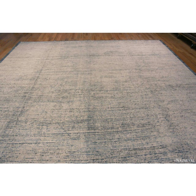 Nazmiyal Collection Large Modern Solid Area Rug For Sale In New York - Image 6 of 8