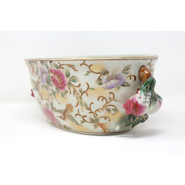 White Chinese Chinoiserie Porcelain Footbath / Jardinière With Hummingbirds, Flowers & Pomegranate Handles For Sale - Image 8 of 11