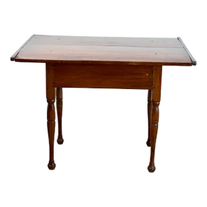 Antique Early American Pine Queen Anne Tavern Table C. Late 18th Century